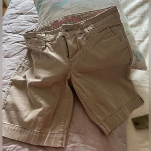 Women’s size 10 American Eagle shorts